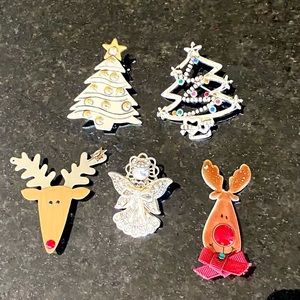 Lot of 5 Christmas Pins / Brooches